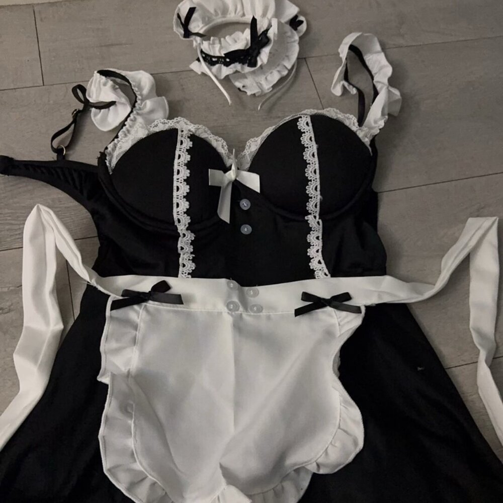 Maid costume cosplay, one size.